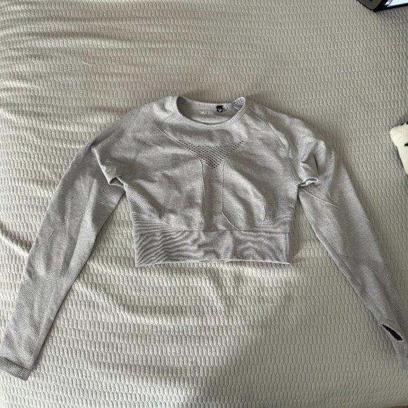 AYBL long sleeve workout top - Picture 2 of 6